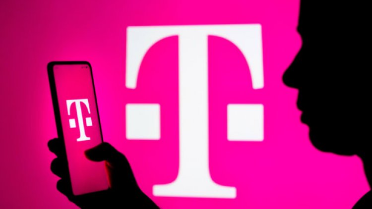T-Mobile's Latest Move Gives Verizon, AT&T the Proverbial Finger