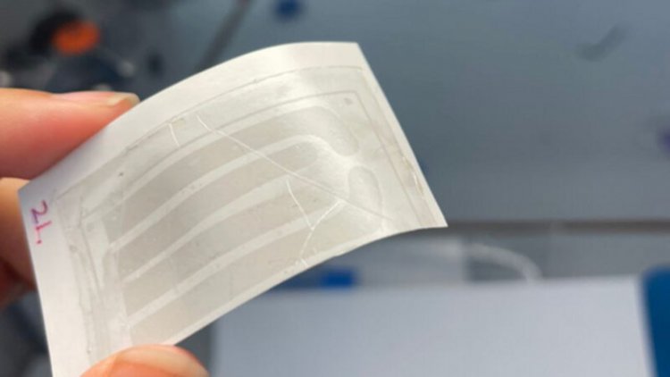 A graphene “tattoo” could help hearts keep their beat