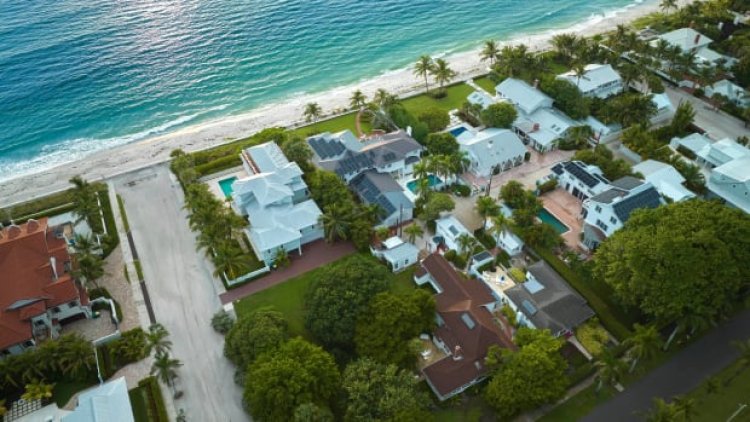 Tucker Carlson Bought $5.5M Florida Home Before Leaving Fox