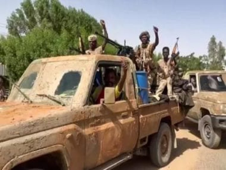 Fighting mars Sudan's shaky truce as ex-regime members flee prison