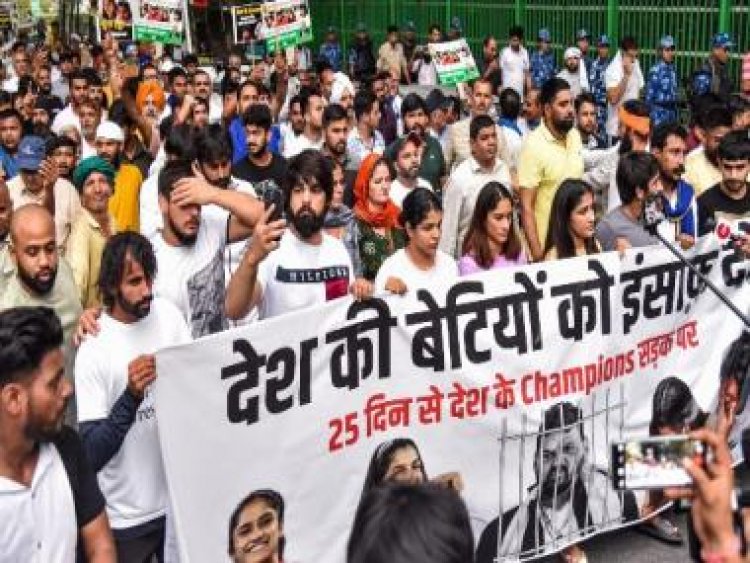Wrestlers march to Gurudwara Bangla Sahib with banners against WFI chief; Vinesh says 'Oversight panel is past'