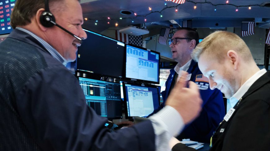 Stocks Edge Lower, Unity Software Apple Boost, GE HealthCare Sale, Bitcoin Woes, Bed Bath & Beyond Plans - 5 Things To Know
