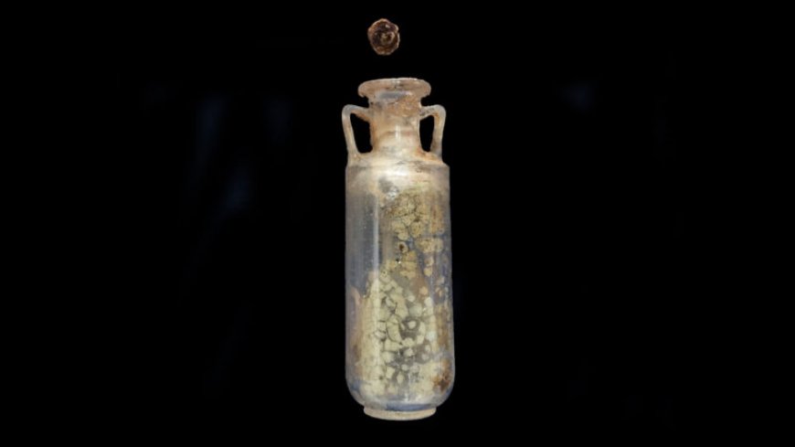 An old perfume bottle reveals what some ancient Romans smelled like