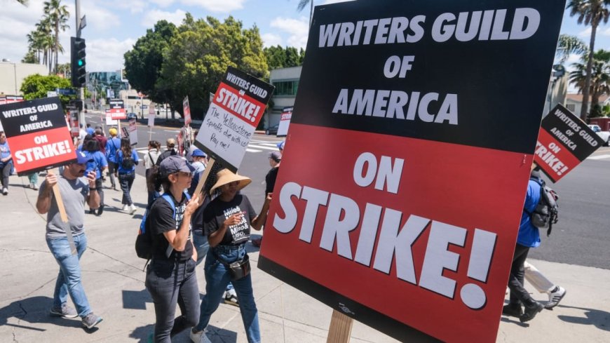 Unexpected Support for the WGA Turns the Picket Line Into a Party