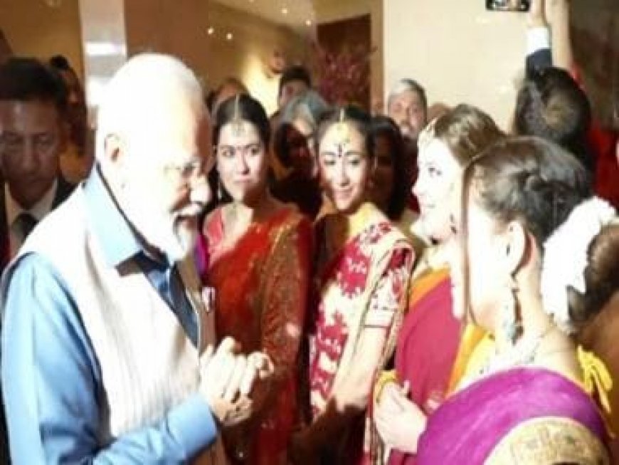 WATCH: Egyptian woman sings Hindi song to welcome PM Modi in Cairo