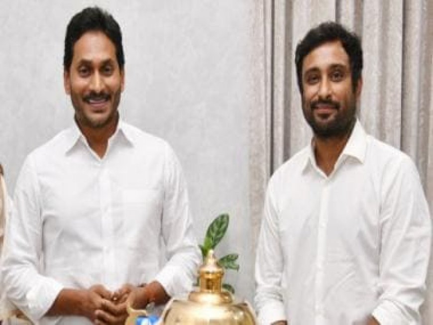 Ambati Rayudu announces entry into politics: 'To serve people'