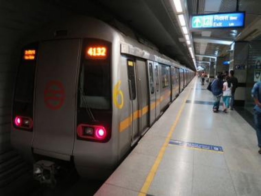 Kanwariyas dance inside Delhi metro; DMRC reacts to viral video