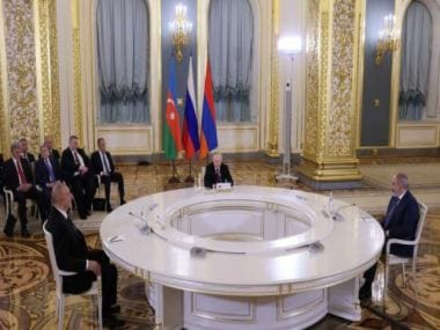 Azerbaijan, Armenia hold talks, Russia proposes Moscow summit