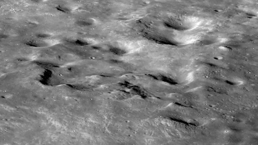 Granite likely lurks beneath the moon’s surface