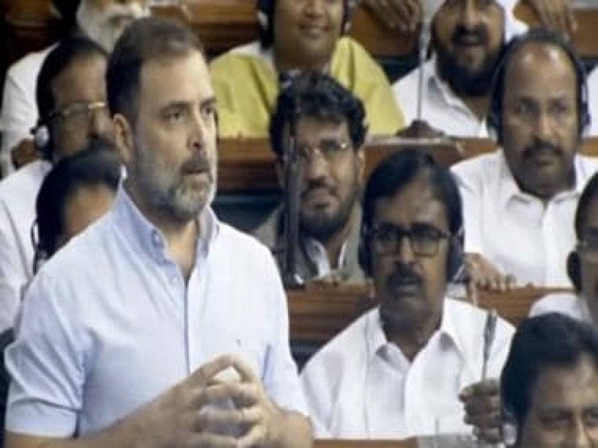 After a hug &amp; wink: Smriti Irani ridicules Rahul Gandhi as he ends no-trust vote speech with a flying kiss | WATCH