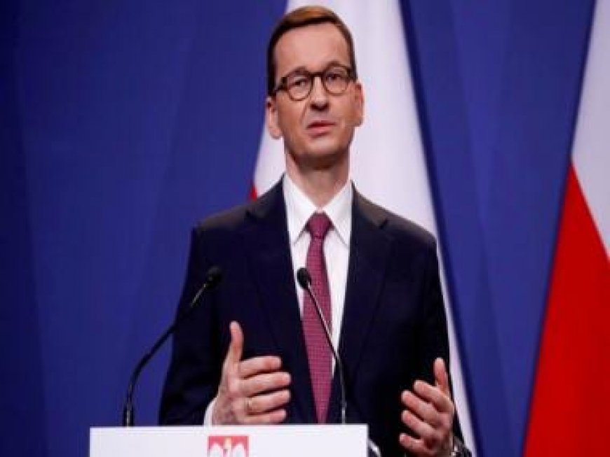 Polish PM asks people if they want an influx of migrants in their country, announces referendum