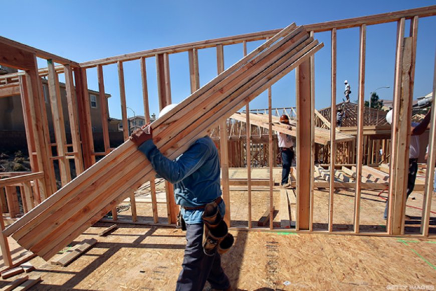 Housing data in focus as borrowing costs surges, builder sentiment fades