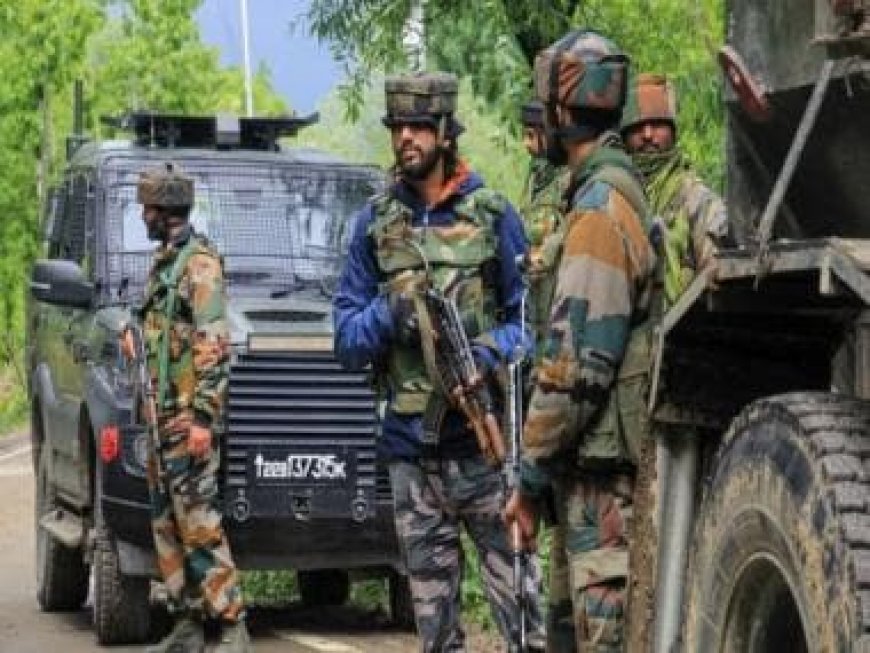 J&amp;K: 2 terrorists killed in encounter near LoC in Baramulla; Anantnag ops enter day 4