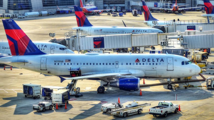 Passengers on overbooked Delta flight offered $4,000 to get off