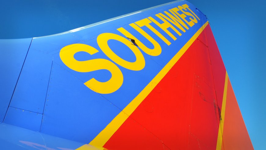 Southwest Airlines crew uses intercom to address seat-saving problem