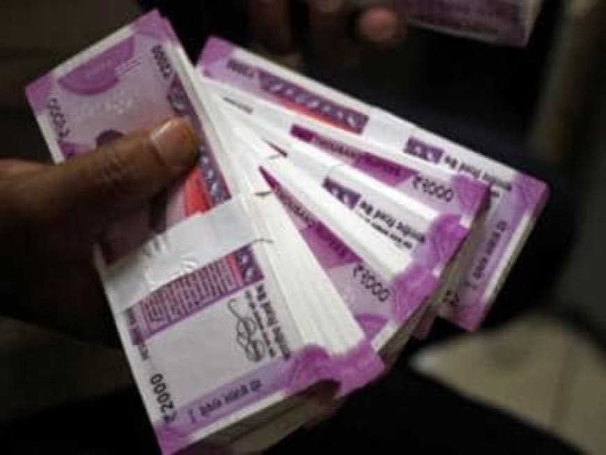 Indians still hold Rs 10,000 cr in Rs 2,000 notes being phased out
