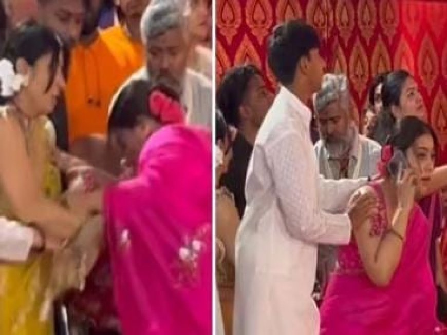 Kajol slips and falls from the stage at the Durga Puja celebrations, sister Tanishaa Mukerji comes to rescue