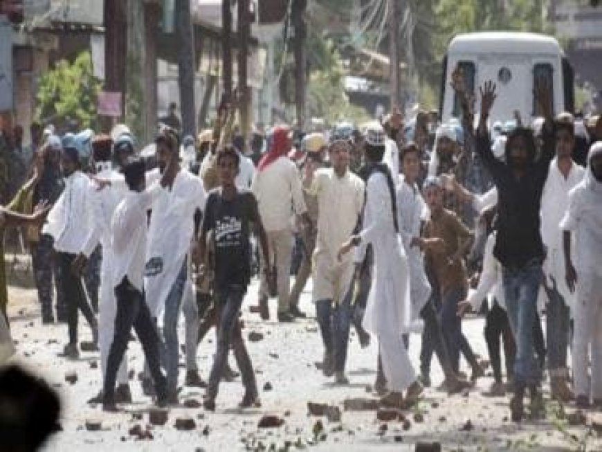 Bihar: Govt suspends internet till Sunday after communal clashes erupt in Chhapra during religious procession