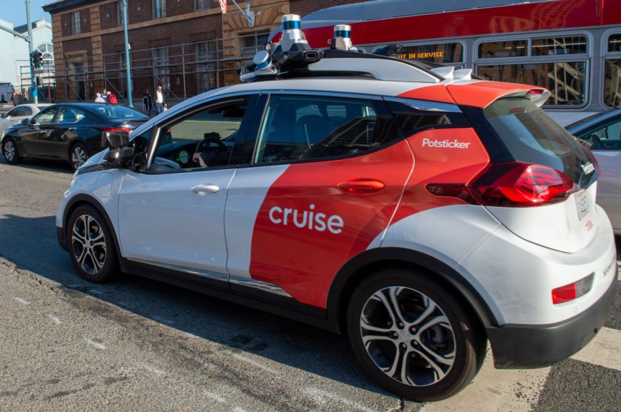 Cruise temporarily halts U.S. driverless fleet operations