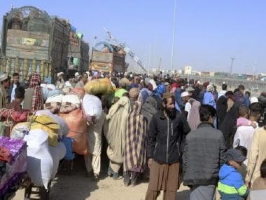 Pak northwest border chock-a-block as scores of Afghans flee govt crackdown