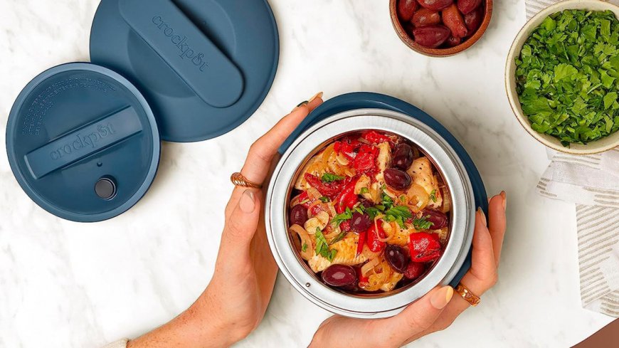 This bestselling mini Crock-Pot lunch box at Amazon is on sale for $31 and shoppers say it’s the 'best gift'