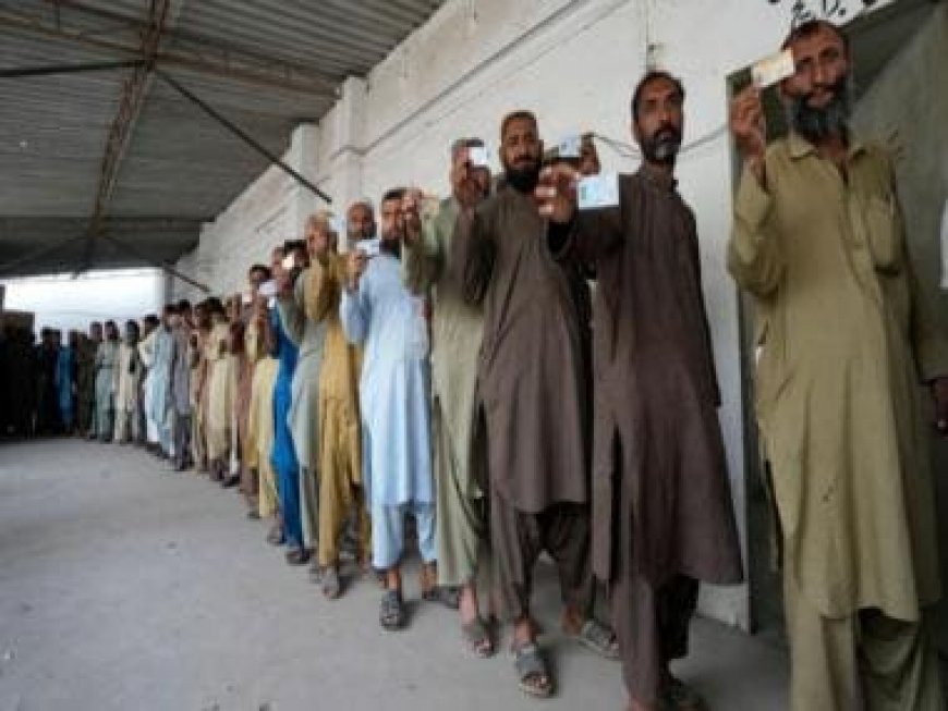 International media watchdog urges Pakistan not to deport 200 afghan journalists