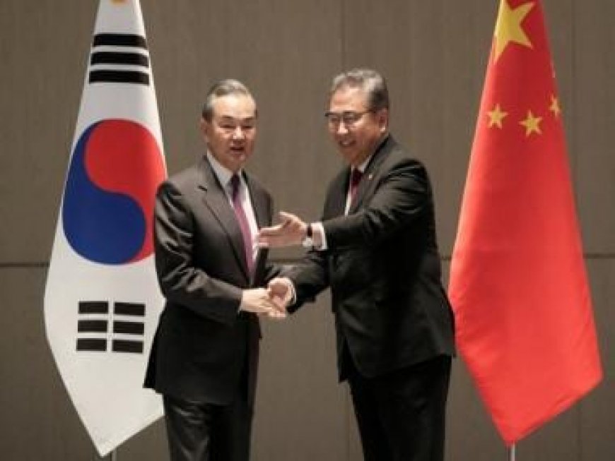 China warns South Korea not to politicise economic issues