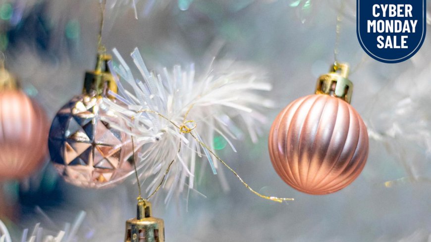 Amazon's top-selling 'absolutely stunning' artificial Christmas tree is now $19, and thousands have been bought