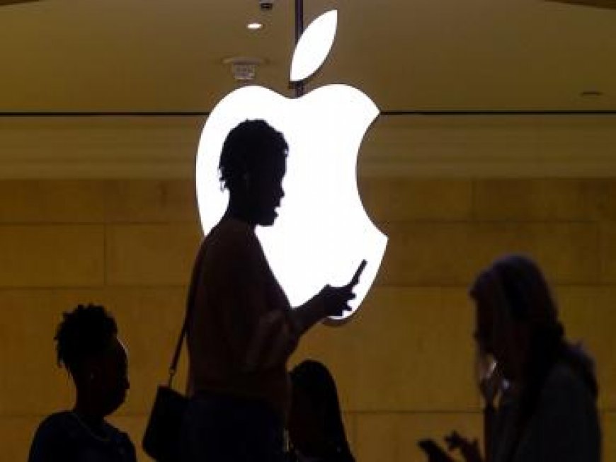 Fighting Peeping Toms: Apple working on privacy display for iPhones, Macs to stop shoulder surfers