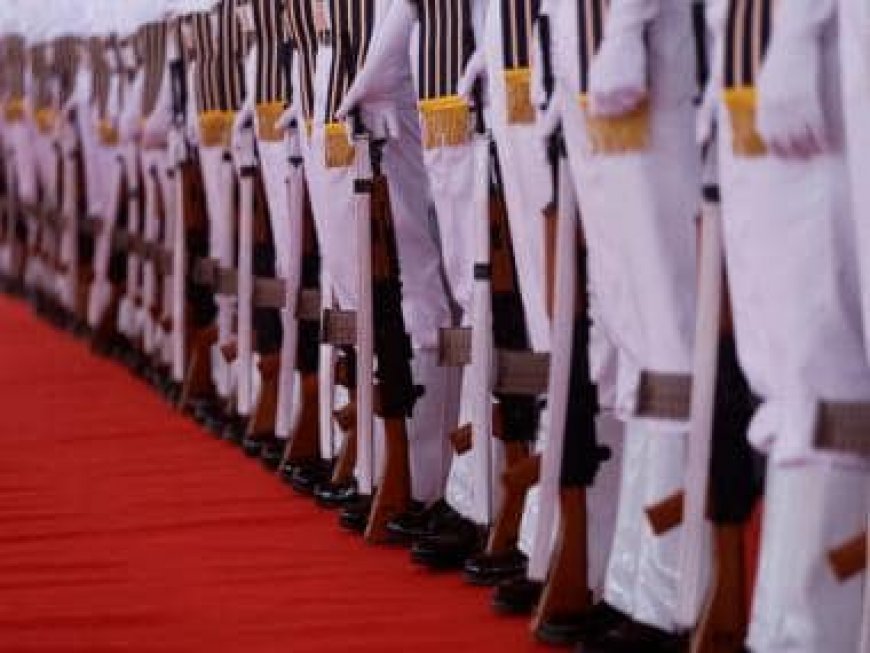 Who are the 8 ex-Navy officers, whose death sentence has been commuted by Qatar?