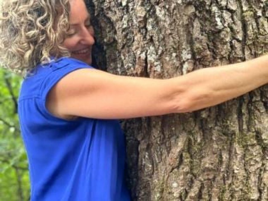 Woman falls in love with an oak tree, calls herself an ecosexual: What does this mean?