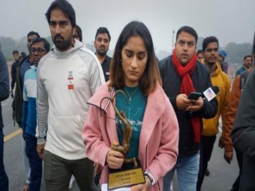 Vinesh Phogat leaves Khel Ratna and Arjuna Award on New Delhi's Kartavya Path pavement