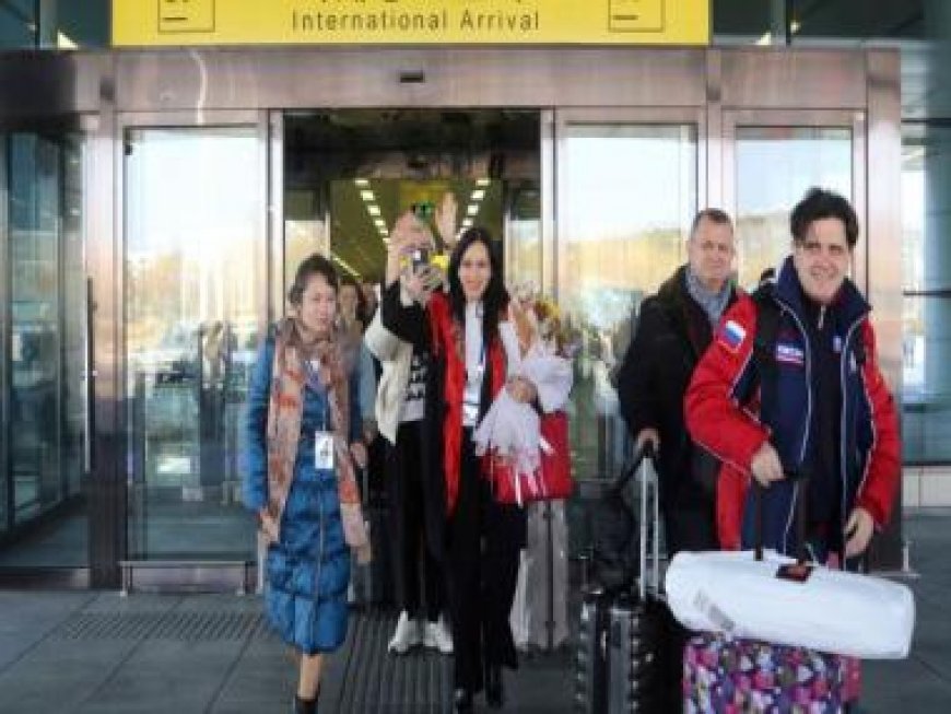 Russian tourists enter North Korea in first foreign group since COVID-19 pandemic