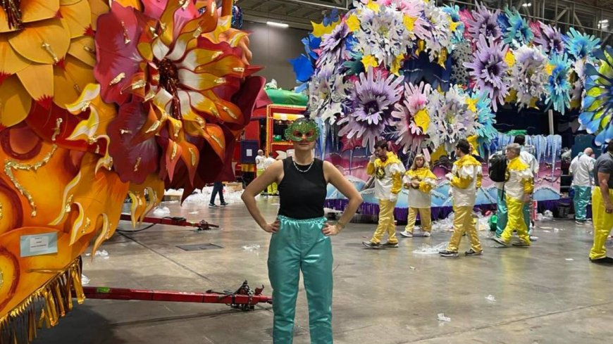 I rode in a float during Mardi Gras in New Orleans — here's what it was like