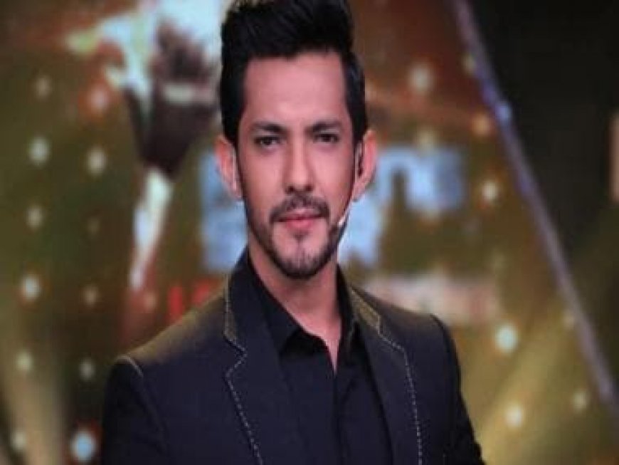 Aditya Narayan controversy: Student claims singer hit his hand with mic, threw his phone for no reason