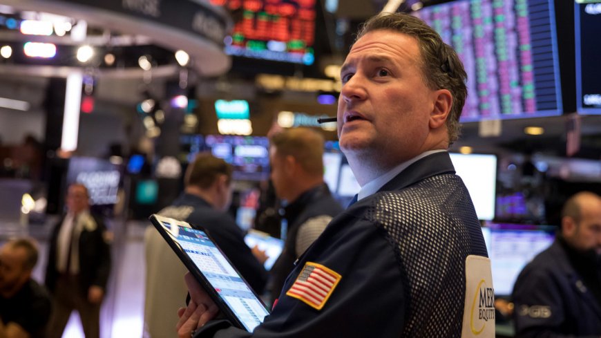 Stock Market Today: Stocks lower with jobs data and Powell speech in focus