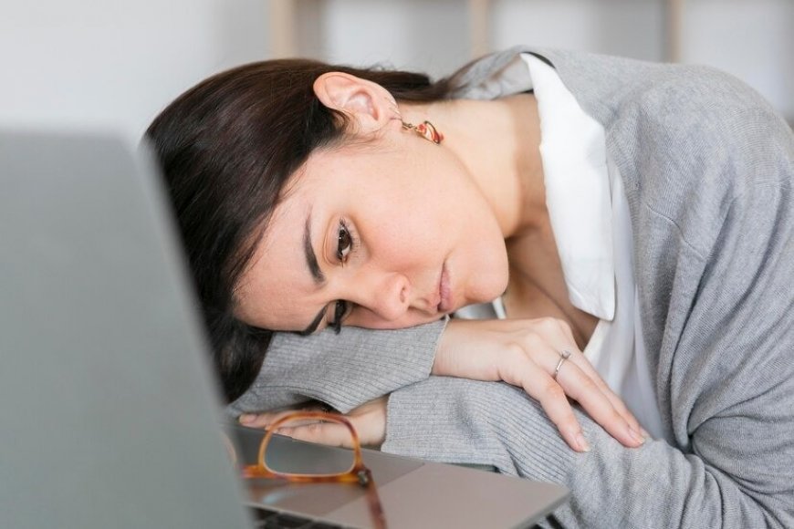 Chronic Fatigue Syndrome: Depression to Bloating, 5 Telltale Signs That Indicate Its NOT an Ordinary Tiredness