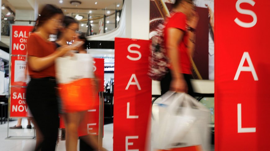 Mall retailer hits Chapter 11 bankruptcy snag, risks liquidation