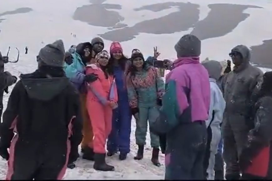 Rohtang In Manali Receives Fresh Snowfall; Tourists, Locals Enjoy: WATCH ‘BARFEELA’ VIDEO