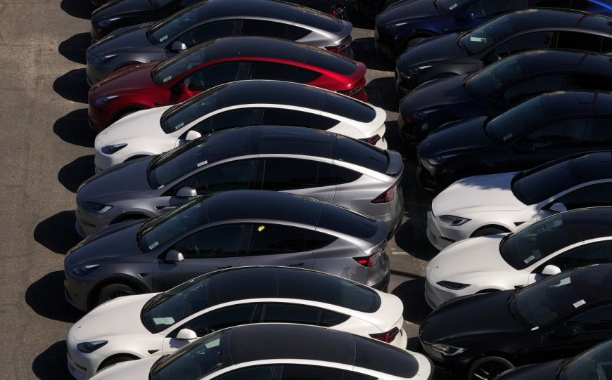 Car colors have gotten duller, more 'grayscale' over past 20 years, study says