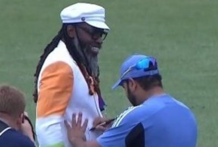 Rohit Sharma Giving Autograph to Chris Gayle Ahead of India vs Pakistan T20 WC 2024 Match; PIC Goes VIRAL!