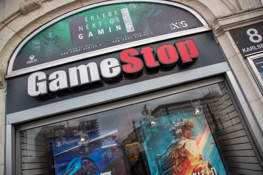 Analyst reboots GameStop stock price target after share sale