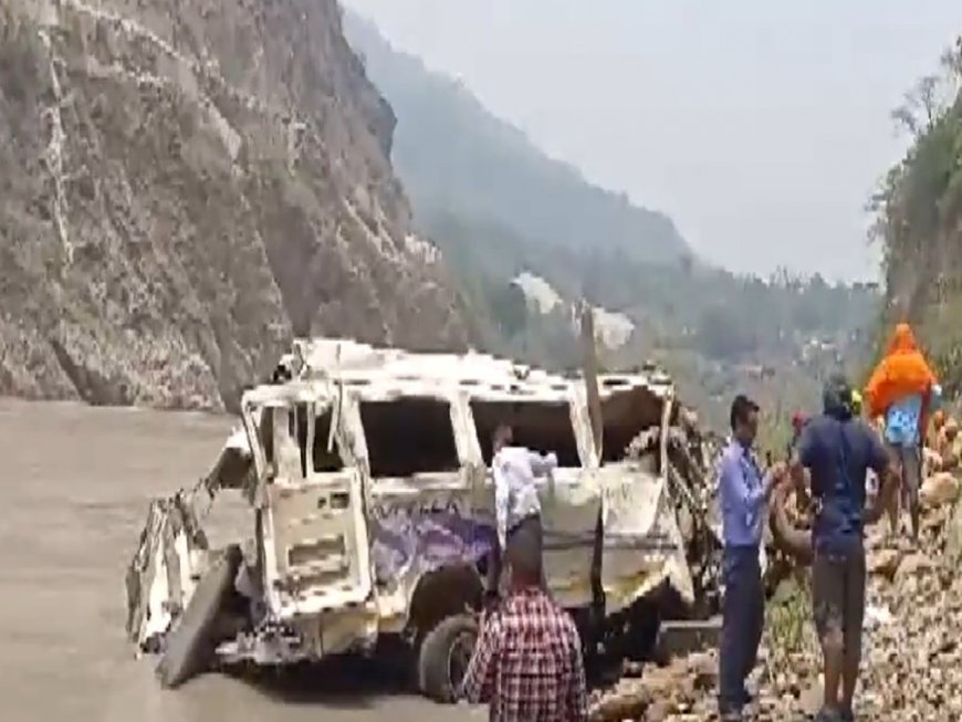 10 Killed As Tempo Traveller With 23 Passengers Falls Into Gorge On Rishikesh-Badrinath Highway