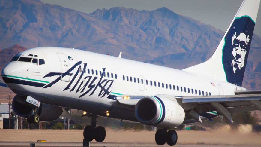 Alaska Airlines flight’s bad smell hospitalizes flight attendants