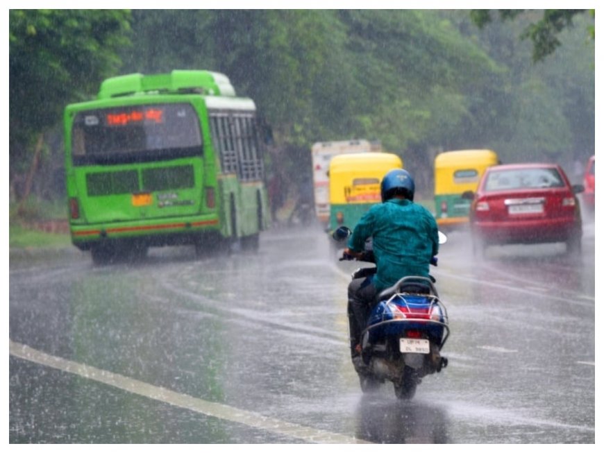 Heavy Rain Lashes Delhi, Noida, Ghaziabad; Brings Respite From Scorching Heat – See Photos, Videos