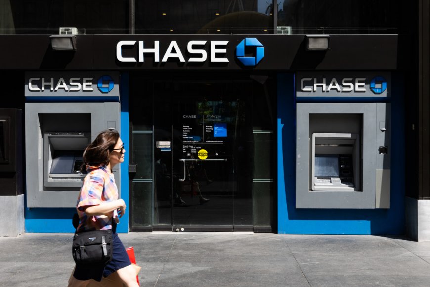 Chase may start charging for checking accounts