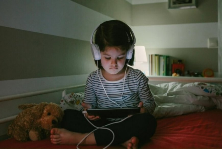 How Much Screen Time is Healthy For Children? Expert Reveals