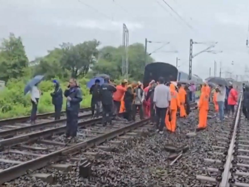 Indian Railways Update: Wagon of Goods Train Derails In Valsad; Services Disrupted