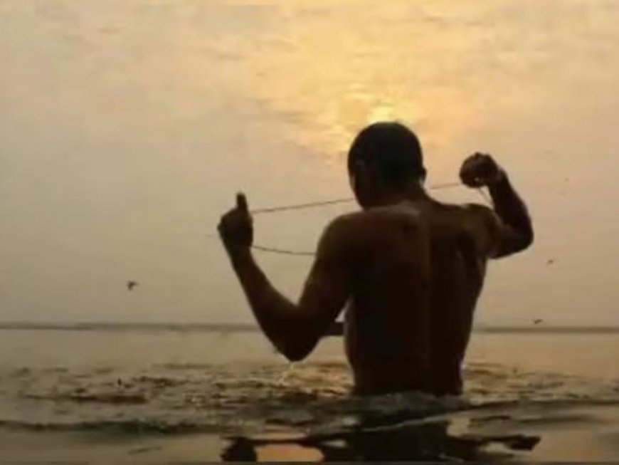 Guru Purnima 2024: Devotees Take Holy Dip in Ganga River in Uttarakhand | Watch