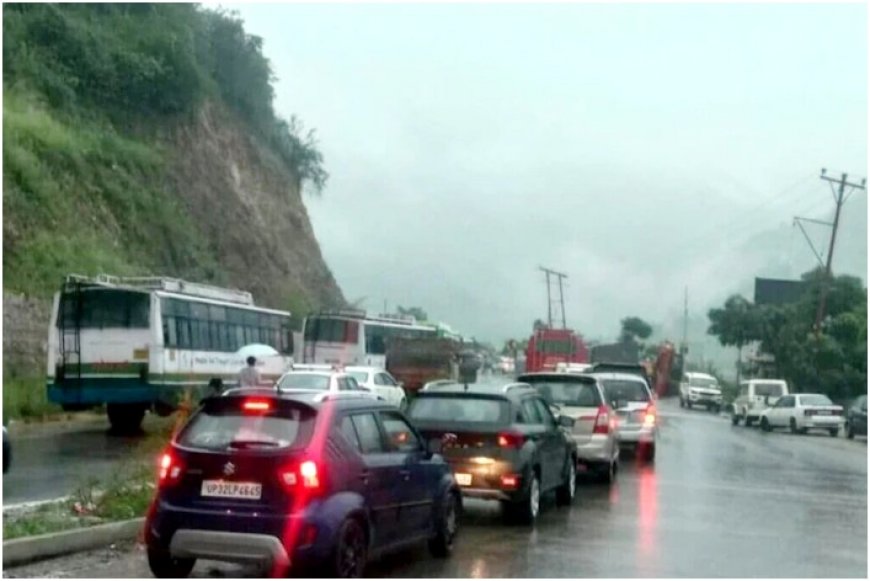 Chandigarh-Manali Highway’s Mandi-Pandoh Stretch Partially Open After Landslide